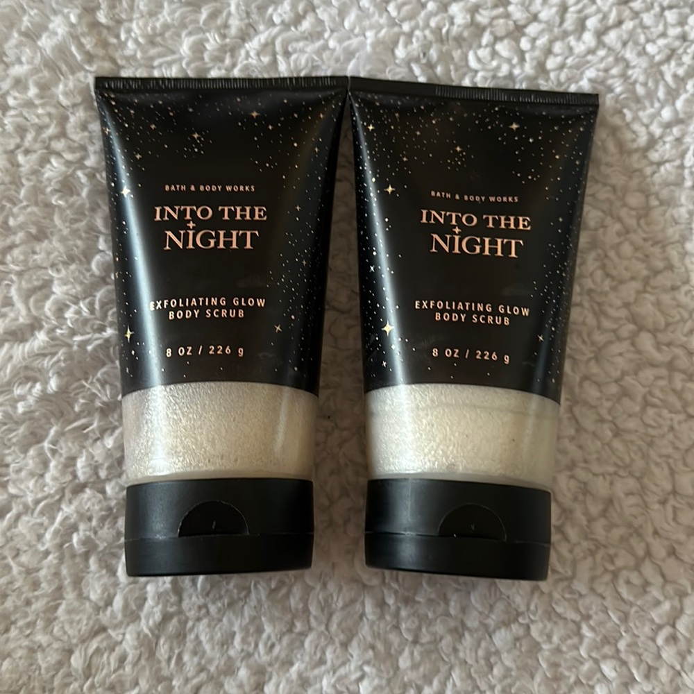 Bath & Body Works Into the Night Exfoliating Glow Body Scrub